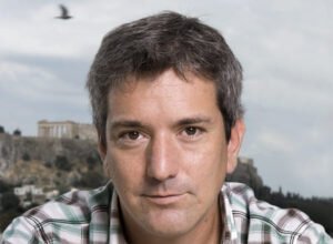 Y líbranos del mal de Santiago Roncagliolo